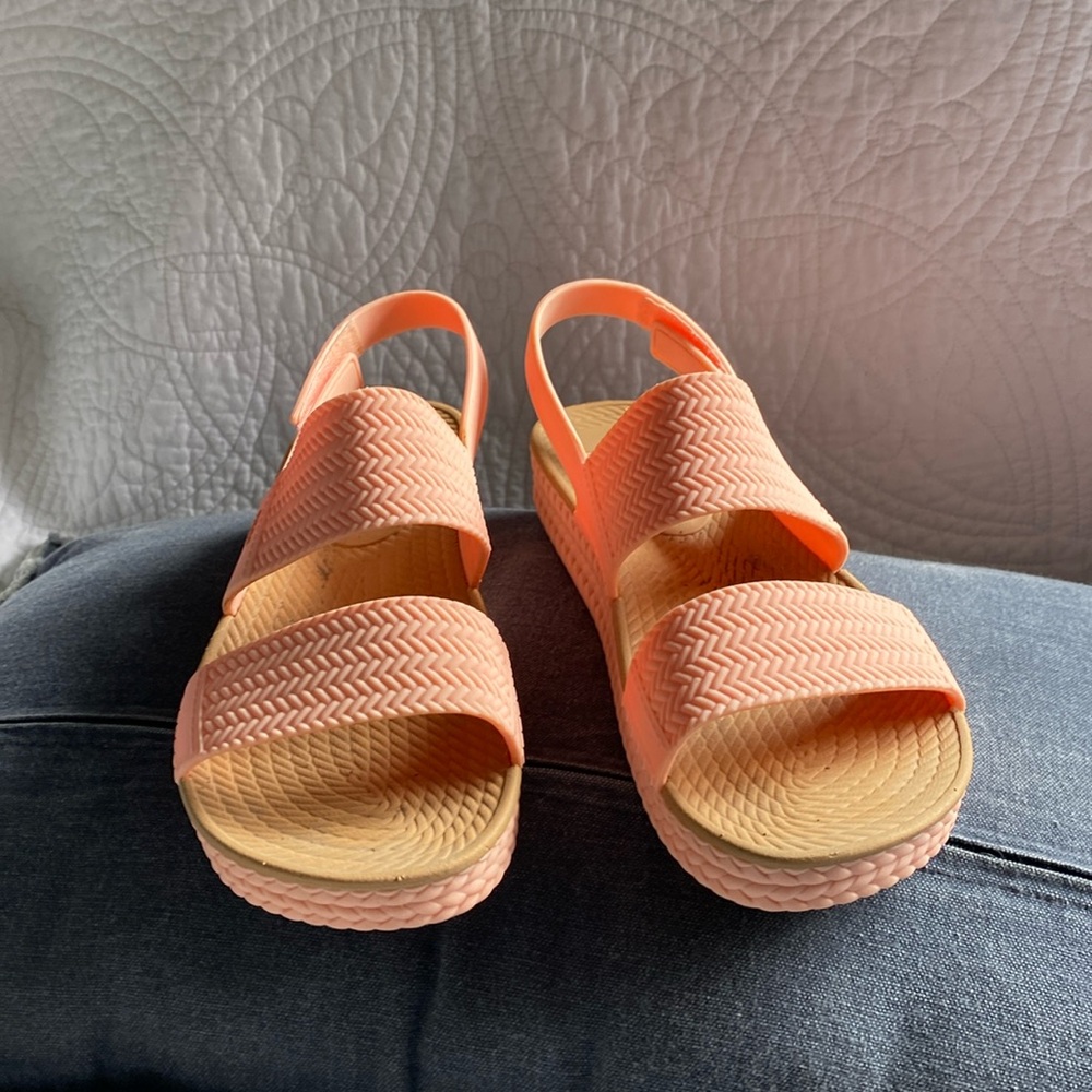 Reef Water Vista sandals. Women’s size 6